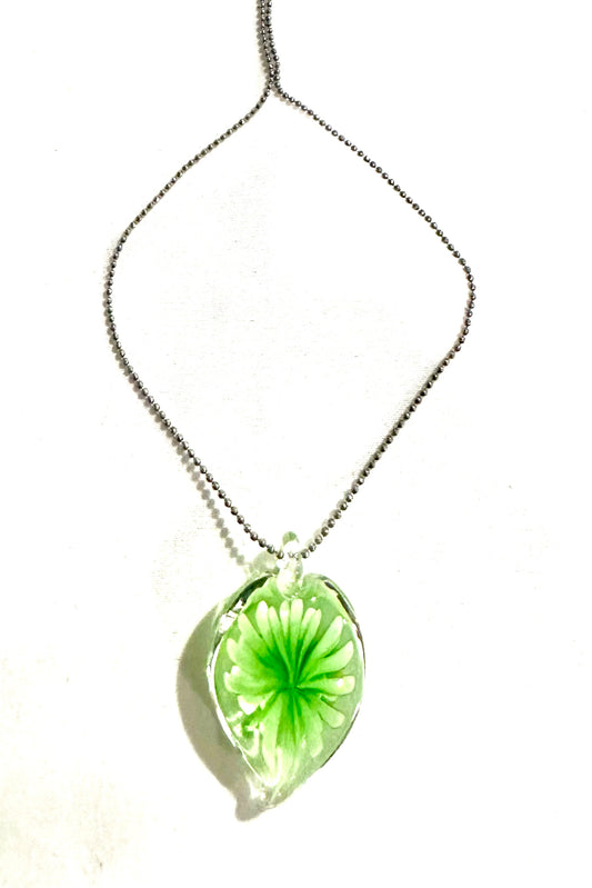 Stunning 18 in green flower glass pendant
