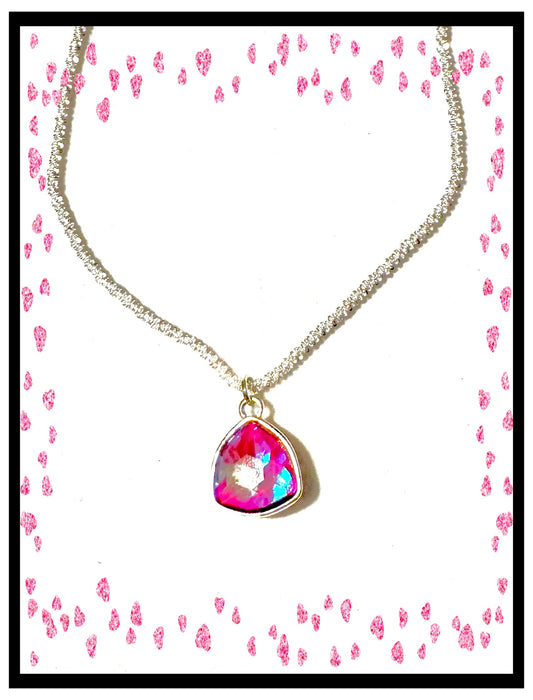 Simply beautiful pink tear drop pendant 18in necklace