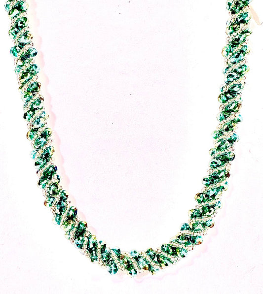 Green Necklace Holiday 7